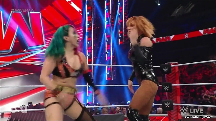WWE_Monday_Night_Raw_2022_05_23_720p_HDTV_x264-NWCHD_mp4_007124224.jpg