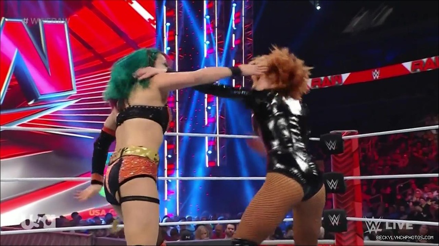 WWE_Monday_Night_Raw_2022_05_23_720p_HDTV_x264-NWCHD_mp4_007124624.jpg