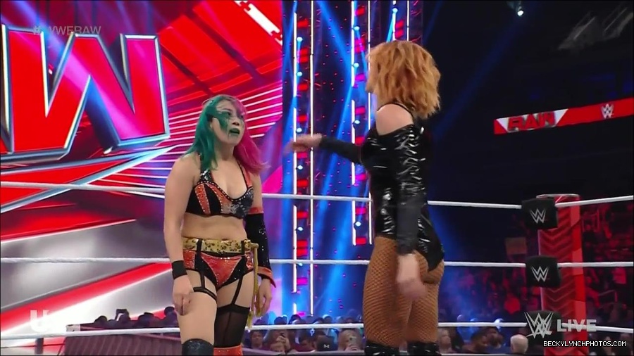 WWE_Monday_Night_Raw_2022_05_23_720p_HDTV_x264-NWCHD_mp4_007126626.jpg