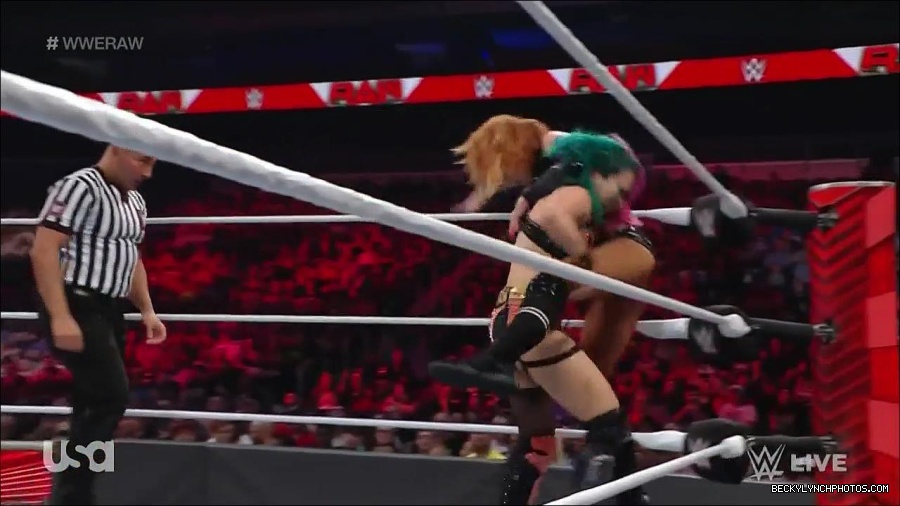 WWE_Monday_Night_Raw_2022_05_23_720p_HDTV_x264-NWCHD_mp4_007130630.jpg