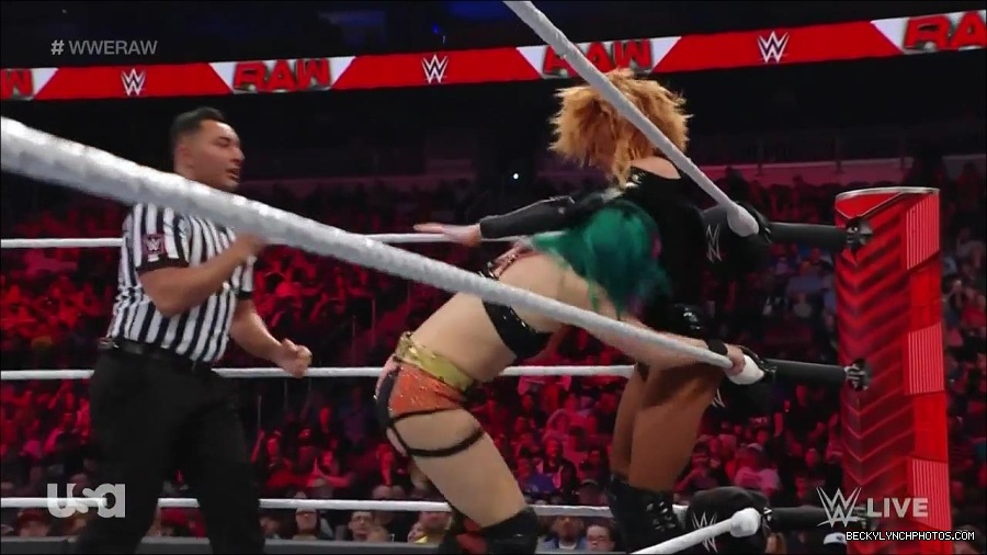 WWE_Monday_Night_Raw_2022_05_23_720p_HDTV_x264-NWCHD_mp4_007131431.jpg