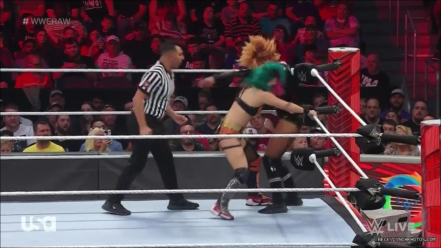 WWE_Monday_Night_Raw_2022_05_23_720p_HDTV_x264-NWCHD_mp4_007133433.jpg