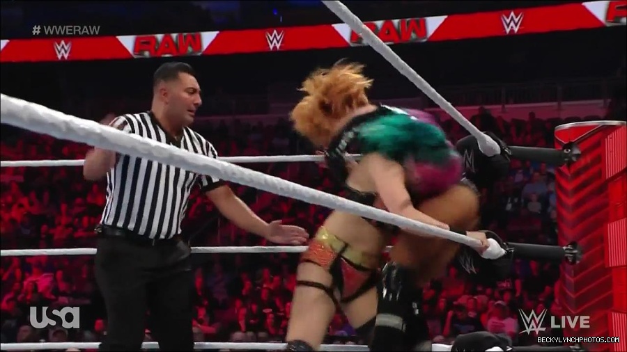 WWE_Monday_Night_Raw_2022_05_23_720p_HDTV_x264-NWCHD_mp4_007133834.jpg