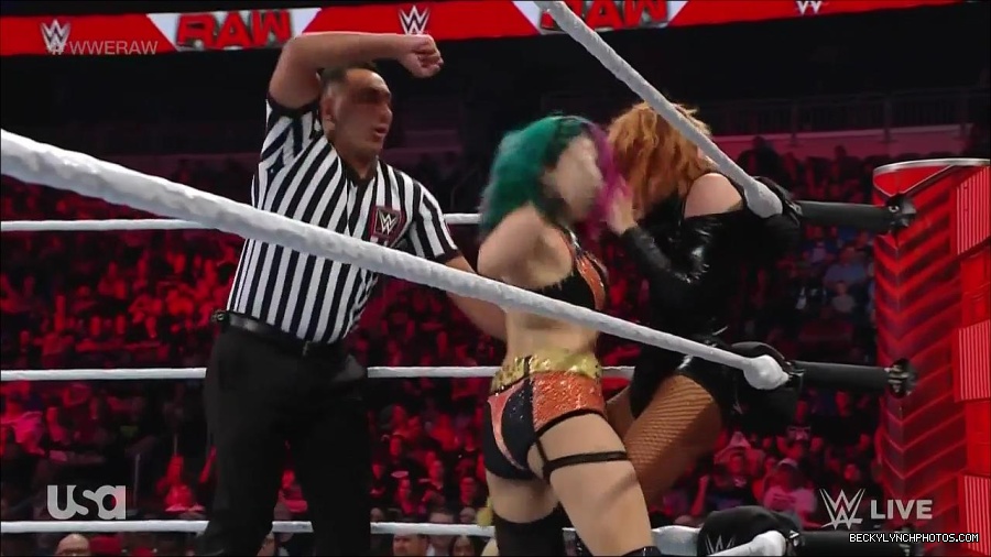 WWE_Monday_Night_Raw_2022_05_23_720p_HDTV_x264-NWCHD_mp4_007136236.jpg