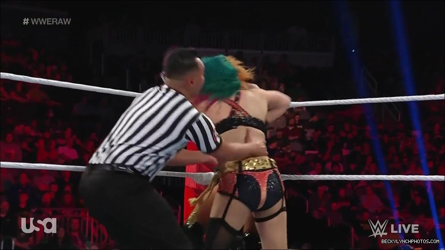 WWE_Monday_Night_Raw_2022_05_23_720p_HDTV_x264-NWCHD_mp4_007137437.jpg