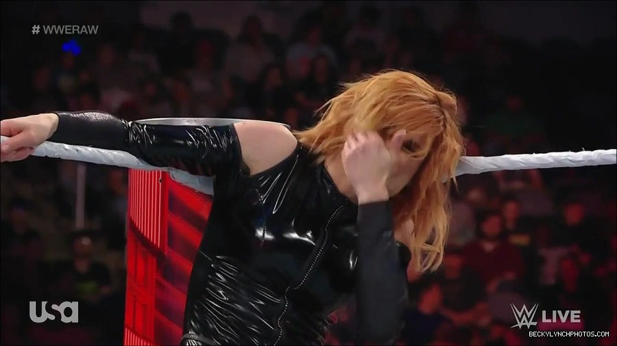 WWE_Monday_Night_Raw_2022_05_23_720p_HDTV_x264-NWCHD_mp4_007143043.jpg