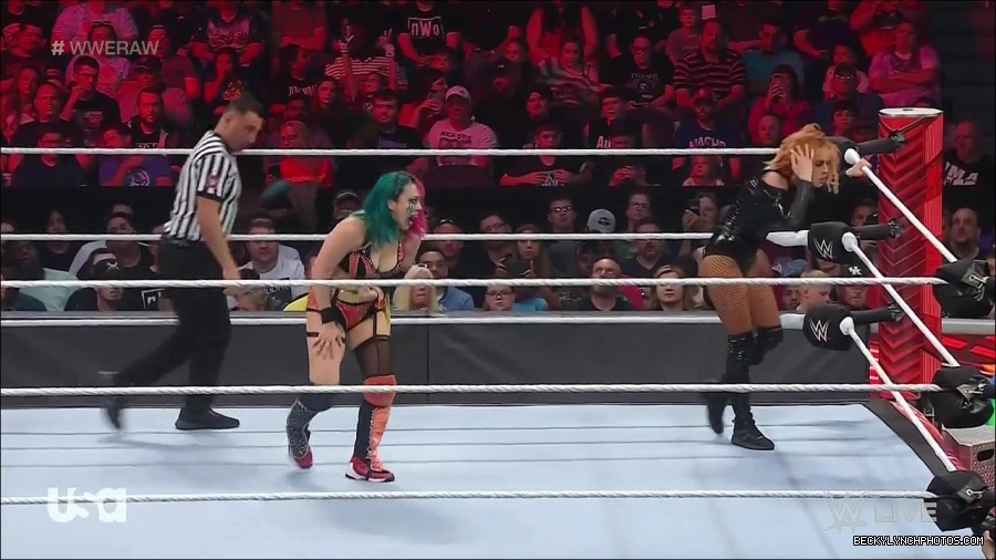 WWE_Monday_Night_Raw_2022_05_23_720p_HDTV_x264-NWCHD_mp4_007145846.jpg