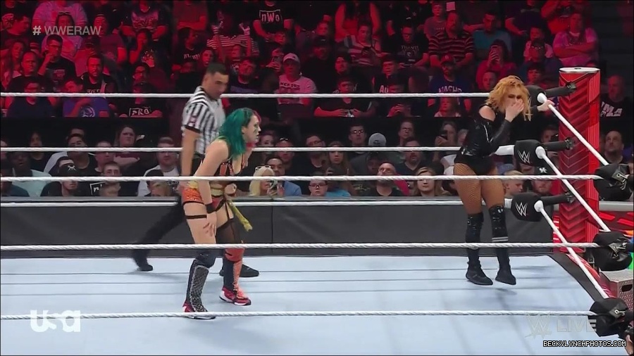 WWE_Monday_Night_Raw_2022_05_23_720p_HDTV_x264-NWCHD_mp4_007146246.jpg