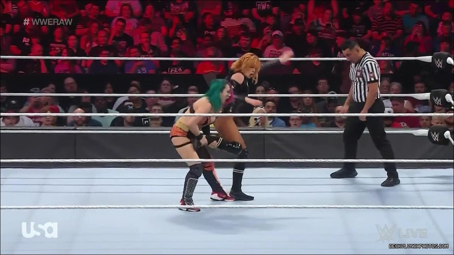 WWE_Monday_Night_Raw_2022_05_23_720p_HDTV_x264-NWCHD_mp4_007148248.jpg