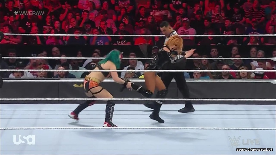 WWE_Monday_Night_Raw_2022_05_23_720p_HDTV_x264-NWCHD_mp4_007149449.jpg