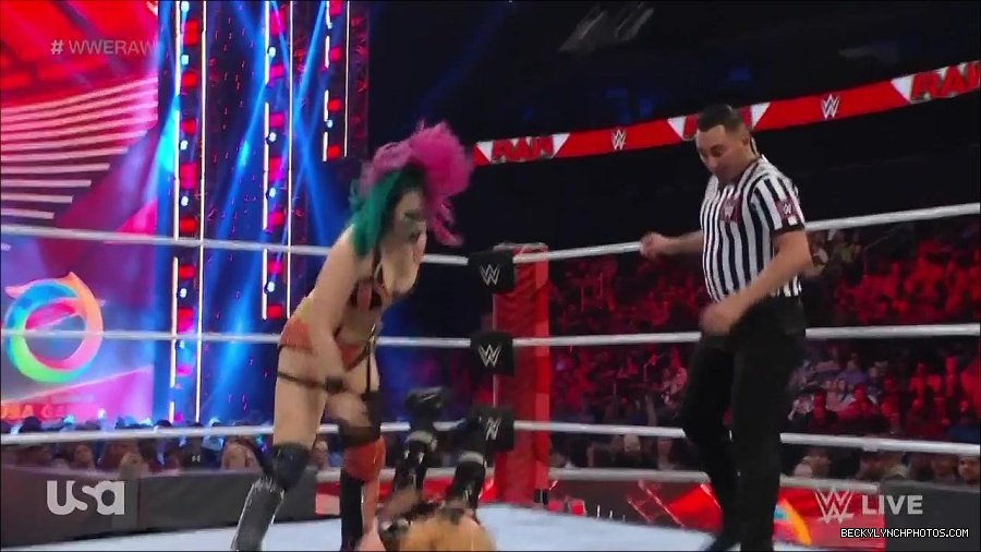 WWE_Monday_Night_Raw_2022_05_23_720p_HDTV_x264-NWCHD_mp4_007150250.jpg