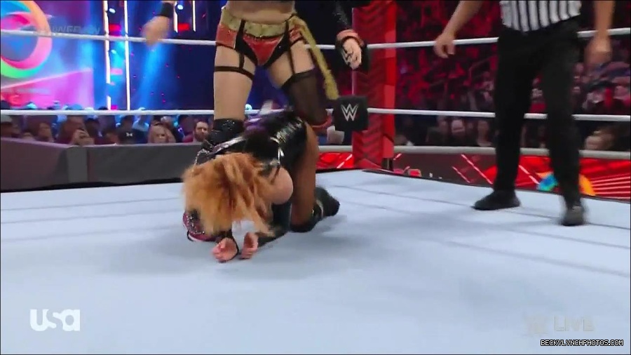 WWE_Monday_Night_Raw_2022_05_23_720p_HDTV_x264-NWCHD_mp4_007150650.jpg
