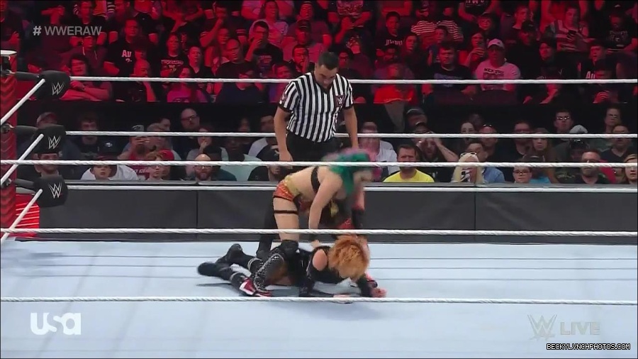 WWE_Monday_Night_Raw_2022_05_23_720p_HDTV_x264-NWCHD_mp4_007151051.jpg