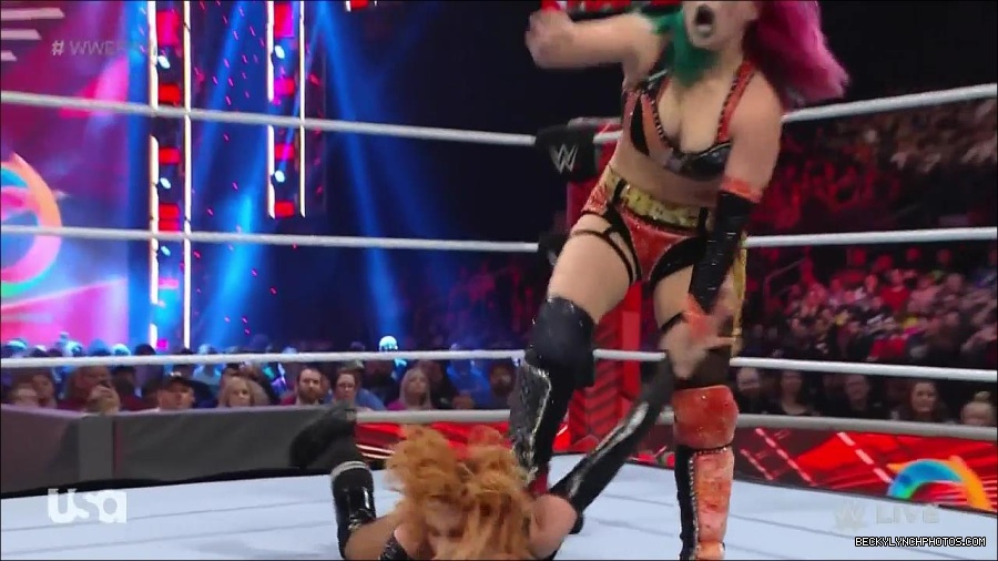 WWE_Monday_Night_Raw_2022_05_23_720p_HDTV_x264-NWCHD_mp4_007152652.jpg