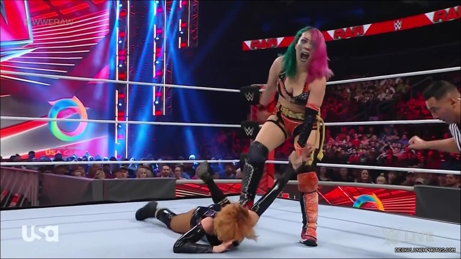 WWE_Monday_Night_Raw_2022_05_23_720p_HDTV_x264-NWCHD_mp4_007153453.jpg