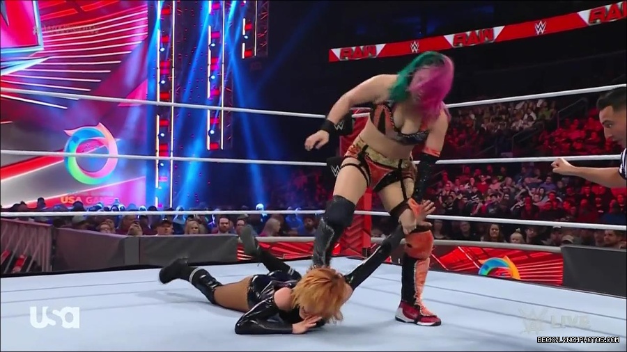 WWE_Monday_Night_Raw_2022_05_23_720p_HDTV_x264-NWCHD_mp4_007154254.jpg