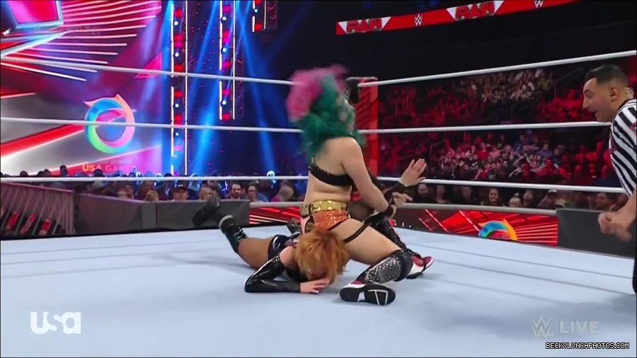 WWE_Monday_Night_Raw_2022_05_23_720p_HDTV_x264-NWCHD_mp4_007155055.jpg