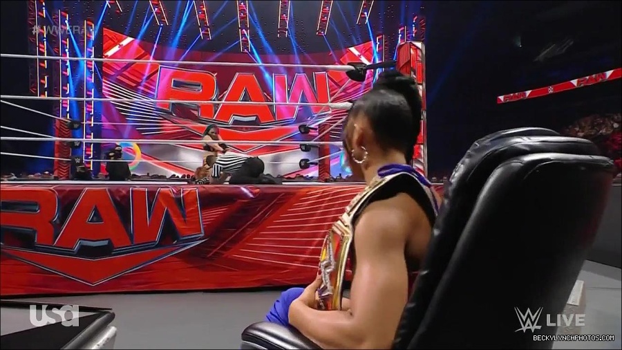 WWE_Monday_Night_Raw_2022_05_23_720p_HDTV_x264-NWCHD_mp4_007157858.jpg