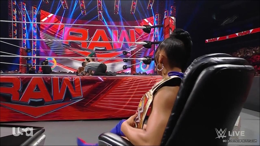 WWE_Monday_Night_Raw_2022_05_23_720p_HDTV_x264-NWCHD_mp4_007158658.jpg