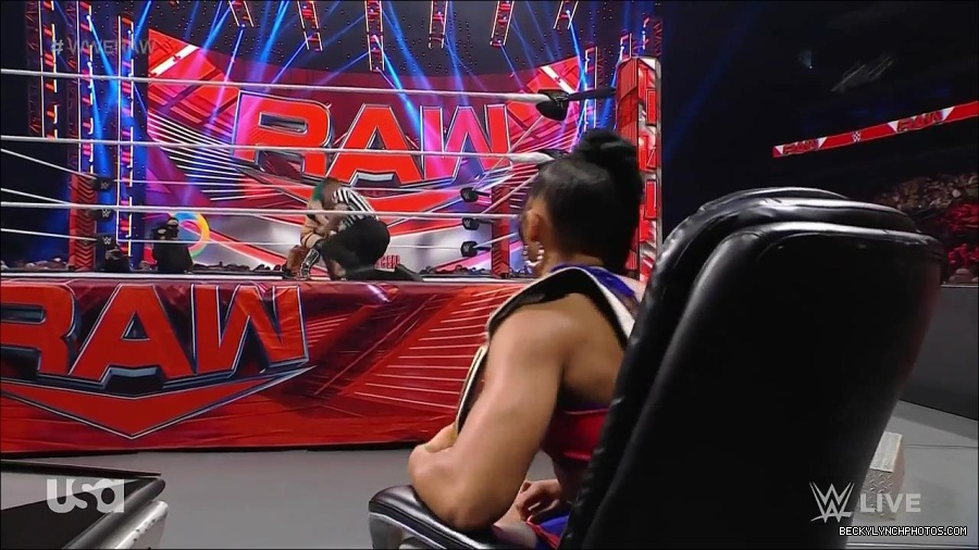 WWE_Monday_Night_Raw_2022_05_23_720p_HDTV_x264-NWCHD_mp4_007159059.jpg