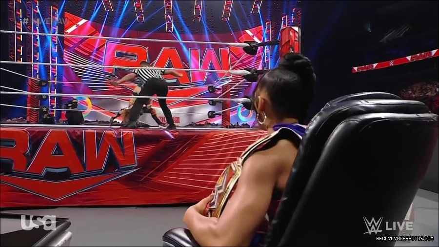 WWE_Monday_Night_Raw_2022_05_23_720p_HDTV_x264-NWCHD_mp4_007159860.jpg