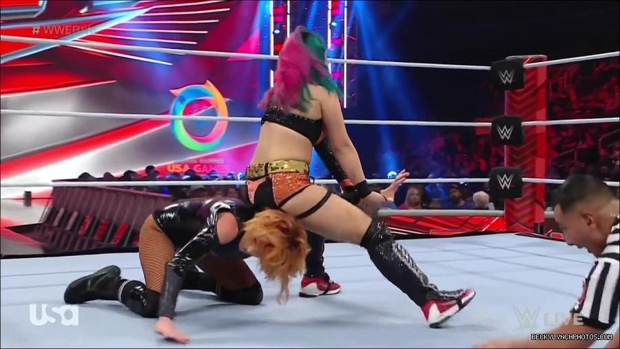 WWE_Monday_Night_Raw_2022_05_23_720p_HDTV_x264-NWCHD_mp4_007161862.jpg