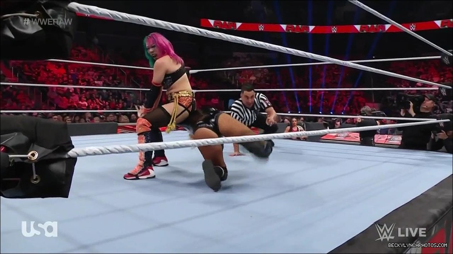 WWE_Monday_Night_Raw_2022_05_23_720p_HDTV_x264-NWCHD_mp4_007165065.jpg