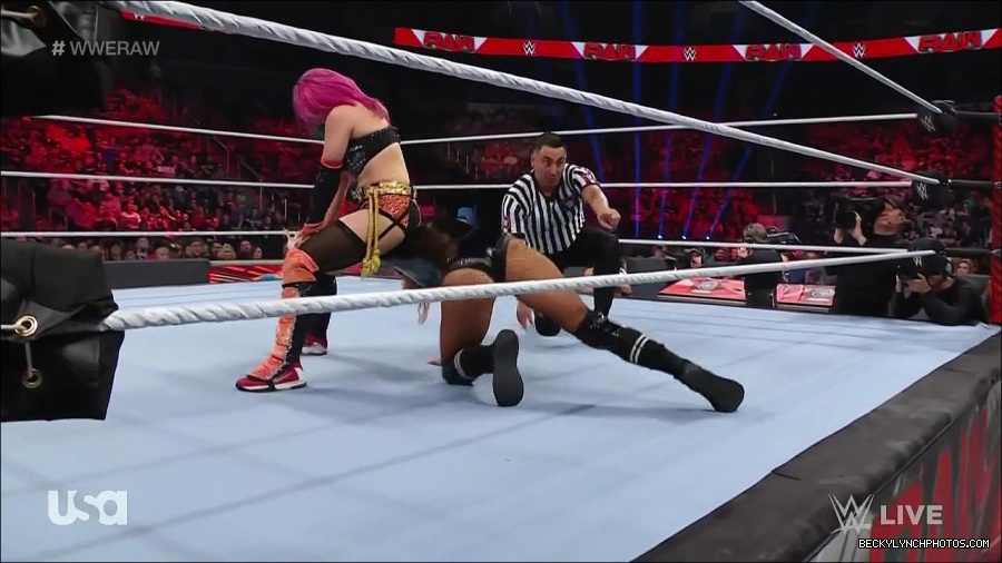 WWE_Monday_Night_Raw_2022_05_23_720p_HDTV_x264-NWCHD_mp4_007165866.jpg