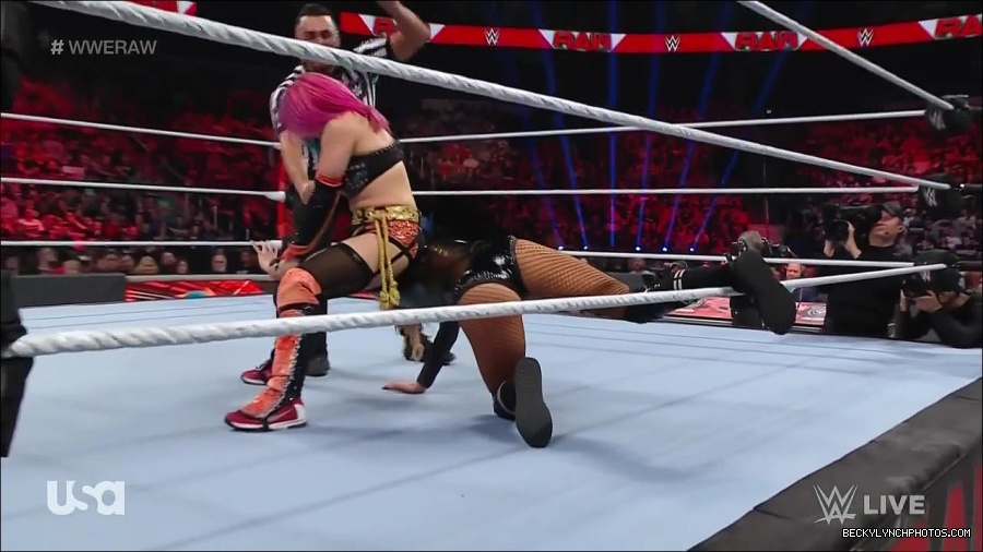 WWE_Monday_Night_Raw_2022_05_23_720p_HDTV_x264-NWCHD_mp4_007167868.jpg