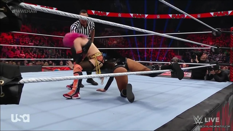 WWE_Monday_Night_Raw_2022_05_23_720p_HDTV_x264-NWCHD_mp4_007168268.jpg