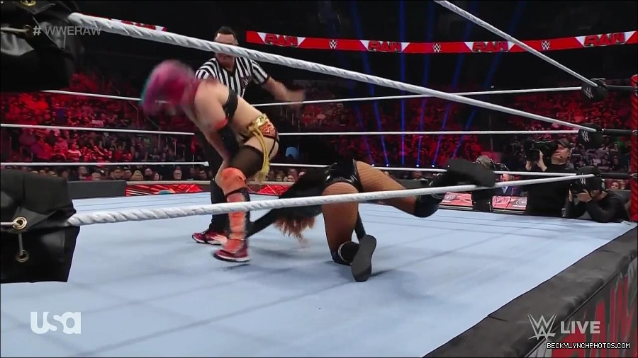 WWE_Monday_Night_Raw_2022_05_23_720p_HDTV_x264-NWCHD_mp4_007168668.jpg
