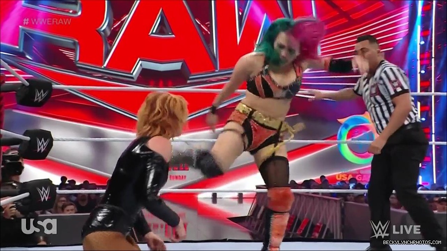 WWE_Monday_Night_Raw_2022_05_23_720p_HDTV_x264-NWCHD_mp4_007171071.jpg
