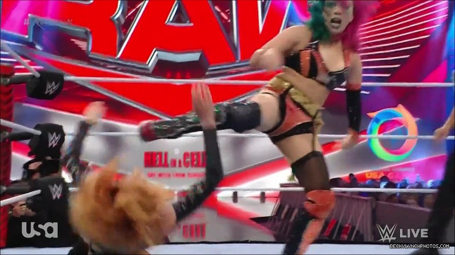 WWE_Monday_Night_Raw_2022_05_23_720p_HDTV_x264-NWCHD_mp4_007171471.jpg