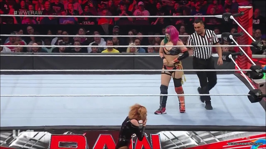 WWE_Monday_Night_Raw_2022_05_23_720p_HDTV_x264-NWCHD_mp4_007174674.jpg