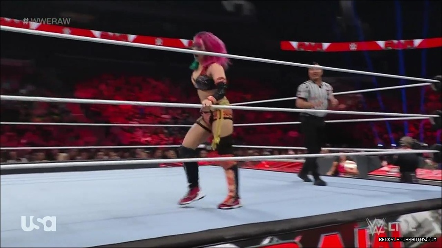 WWE_Monday_Night_Raw_2022_05_23_720p_HDTV_x264-NWCHD_mp4_007177477.jpg