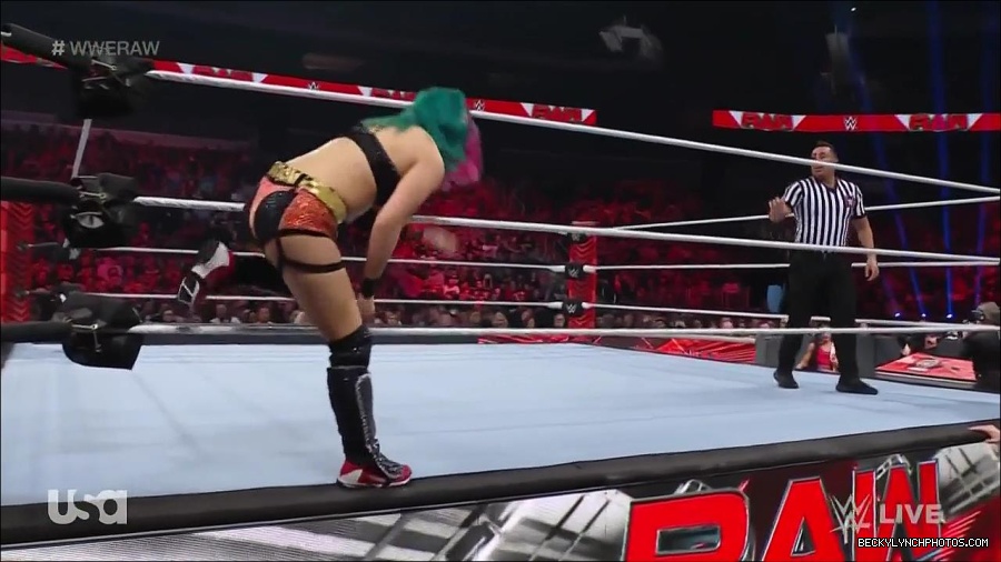 WWE_Monday_Night_Raw_2022_05_23_720p_HDTV_x264-NWCHD_mp4_007179479.jpg