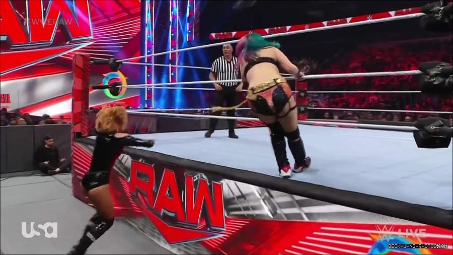 WWE_Monday_Night_Raw_2022_05_23_720p_HDTV_x264-NWCHD_mp4_007182282.jpg