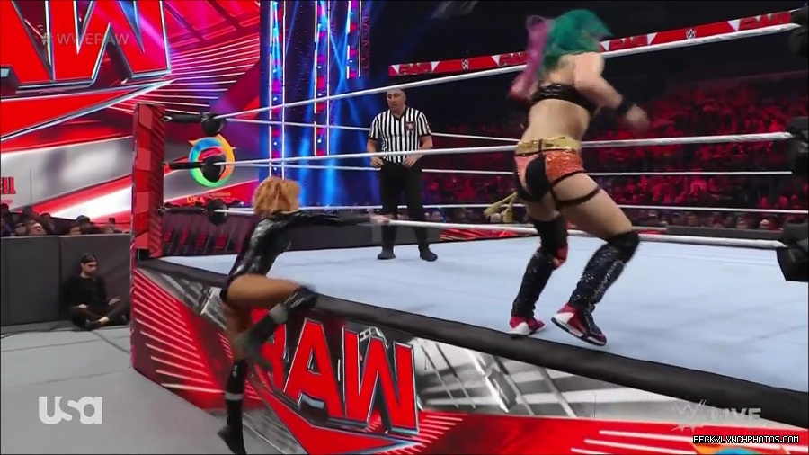 WWE_Monday_Night_Raw_2022_05_23_720p_HDTV_x264-NWCHD_mp4_007182682.jpg