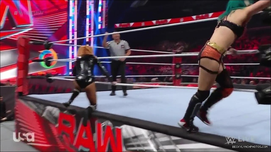WWE_Monday_Night_Raw_2022_05_23_720p_HDTV_x264-NWCHD_mp4_007183083.jpg
