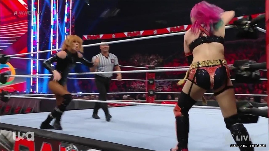 WWE_Monday_Night_Raw_2022_05_23_720p_HDTV_x264-NWCHD_mp4_007183884.jpg
