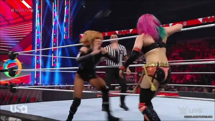 WWE_Monday_Night_Raw_2022_05_23_720p_HDTV_x264-NWCHD_mp4_007184284.jpg