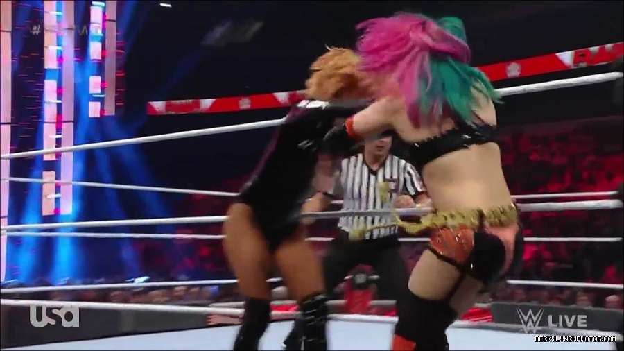 WWE_Monday_Night_Raw_2022_05_23_720p_HDTV_x264-NWCHD_mp4_007184684.jpg