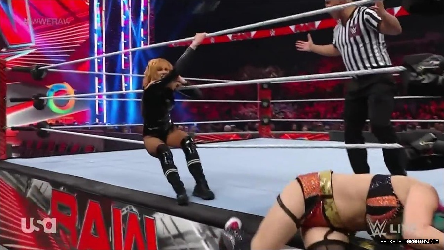WWE_Monday_Night_Raw_2022_05_23_720p_HDTV_x264-NWCHD_mp4_007187087.jpg