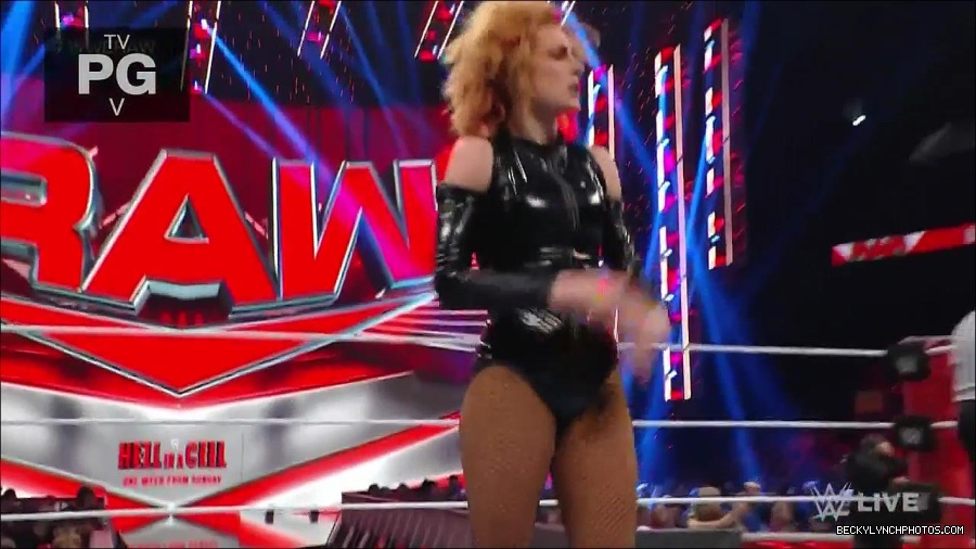 WWE_Monday_Night_Raw_2022_05_23_720p_HDTV_x264-NWCHD_mp4_007198699.jpg