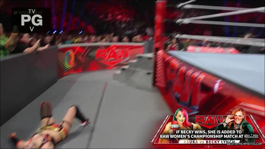 WWE_Monday_Night_Raw_2022_05_23_720p_HDTV_x264-NWCHD_mp4_007201902.jpg