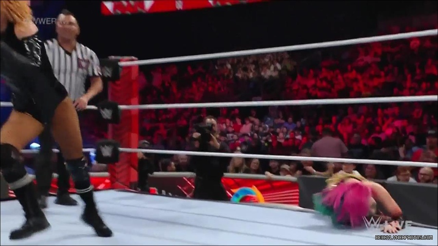 WWE_Monday_Night_Raw_2022_05_23_720p_HDTV_x264-NWCHD_mp4_007220321.jpg