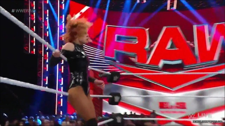 WWE_Monday_Night_Raw_2022_05_23_720p_HDTV_x264-NWCHD_mp4_007221522.jpg