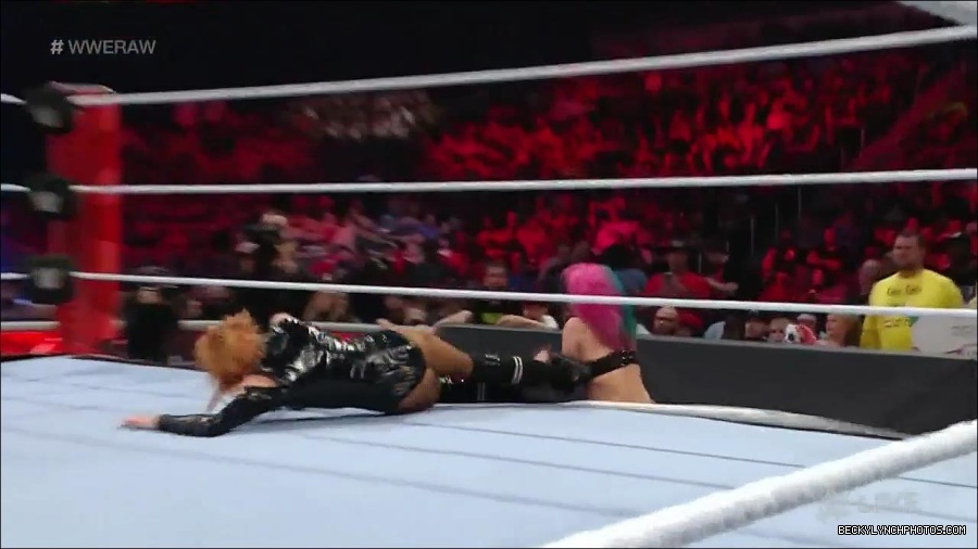 WWE_Monday_Night_Raw_2022_05_23_720p_HDTV_x264-NWCHD_mp4_007223123.jpg