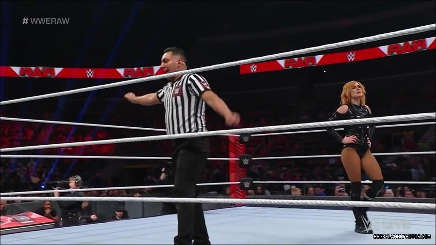 WWE_Monday_Night_Raw_2022_05_23_720p_HDTV_x264-NWCHD_mp4_007242743.jpg