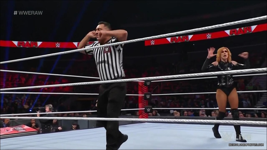 WWE_Monday_Night_Raw_2022_05_23_720p_HDTV_x264-NWCHD_mp4_007243143.jpg